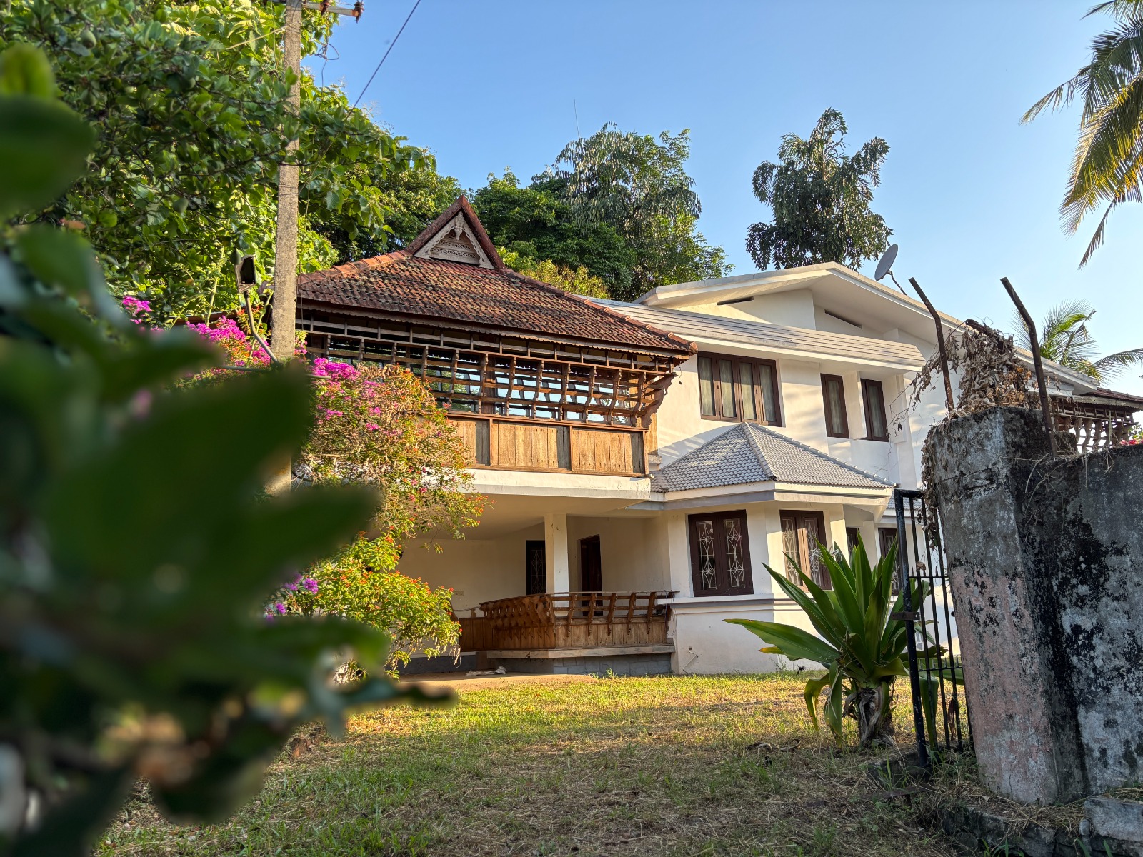  28 cent land with a 3000 soft house for Sale in Vadavathoor, Kottayam – Prime Location Near J K Hospital